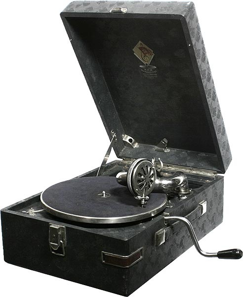 Граммофон слушать песни. Патефон Олимпус модель р-60. Патефон 1941. Патефон Dual dp250. Гильон Кеммлер изобретатель патефона.